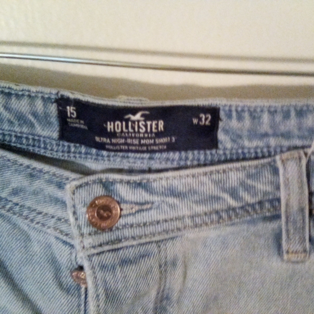 High-rise mom shorts